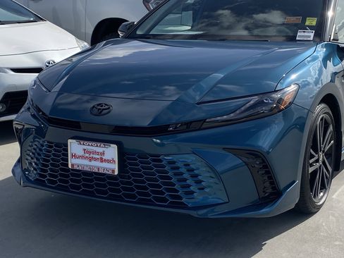 Certified 2025 Toyota Camry XSE FWD image 7