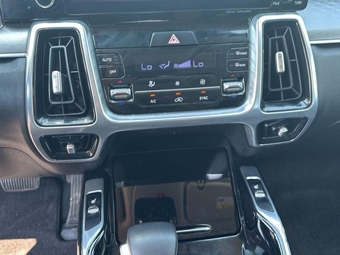 Used 2022 Kia Sorento SX FWD image 15