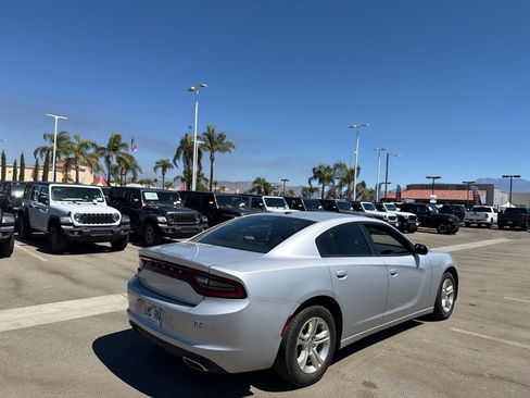 Used 2022 Dodge Charger SXT RWD image 4