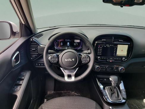 Certified 2025 Kia Soul EX FWD image 24