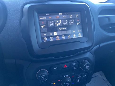 Used 2021 Jeep Renegade Latitude w/ Convenience Group AWD/4WD image 28