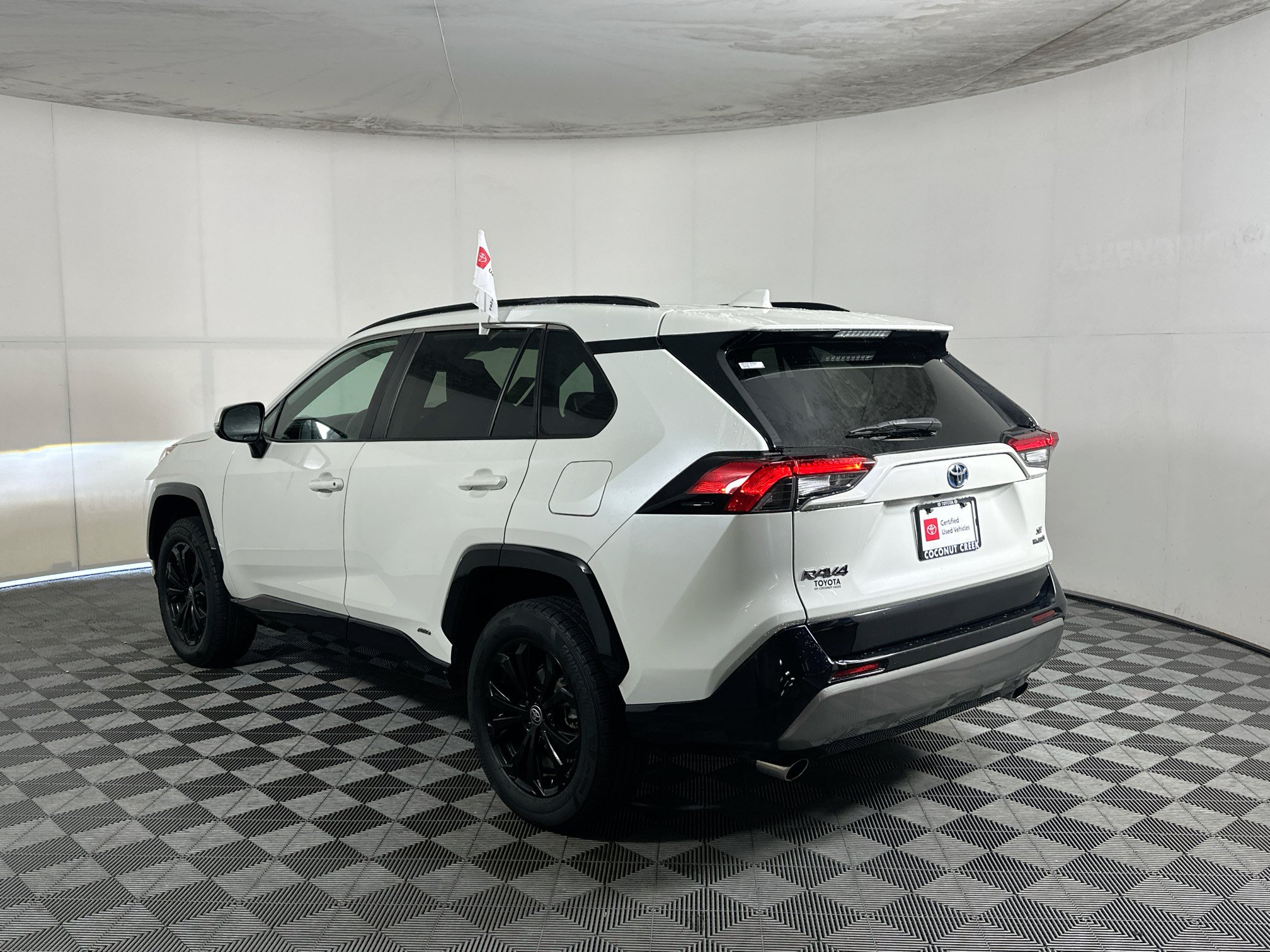 Certified 2022 Toyota RAV4 SE AWD/4WD image 5