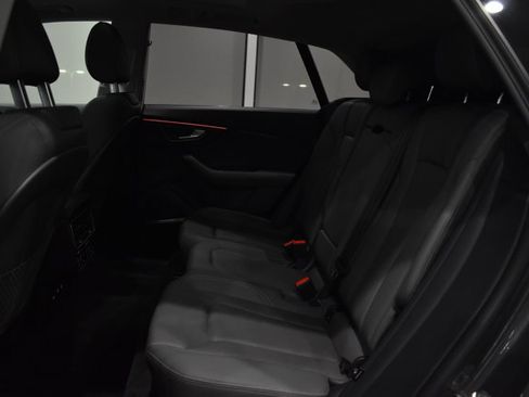 Used 2025 Audi Q8 Premium Plus w/ Premium Plus Package image 32