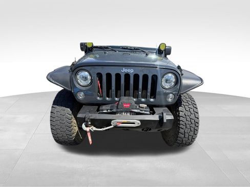 Used 2017 Jeep Wrangler Unlimited Rubicon w/ Max Tow Package AWD/4WD image 7