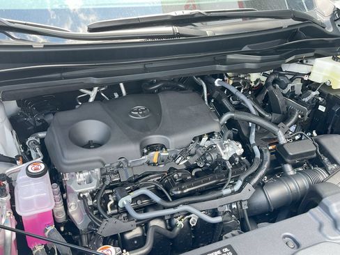 Used 2026 Toyota Sienna XLE FWD image 18