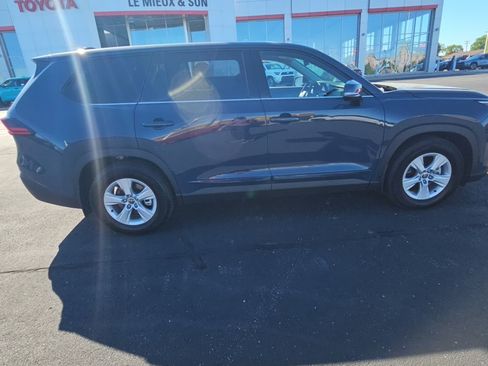 Certified 2025 Toyota Grand Highlander FWD image 2