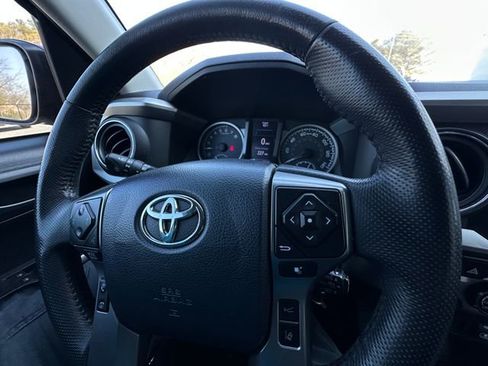 Used 2019 Toyota Tacoma SR5 image 19