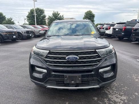 Used 2020 Ford Explorer XLT w/ Equipment Group 202A AWD/4WD image 2