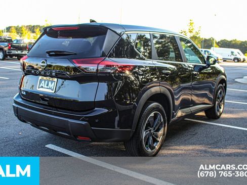 Used 2025 Nissan Rogue SV FWD image 5