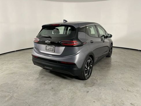 Used 2022 Chevrolet Bolt LT w/ Infotainment Package FWD image 8