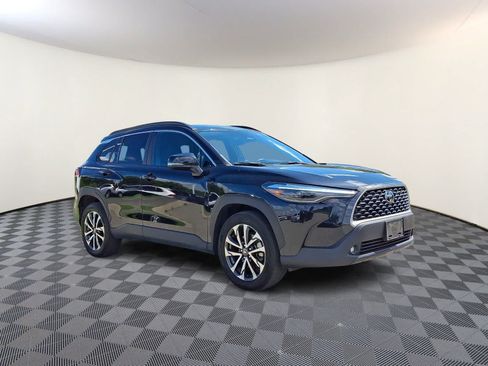 Certified 2025 Toyota Corolla Cross XLE AWD/4WD image 4