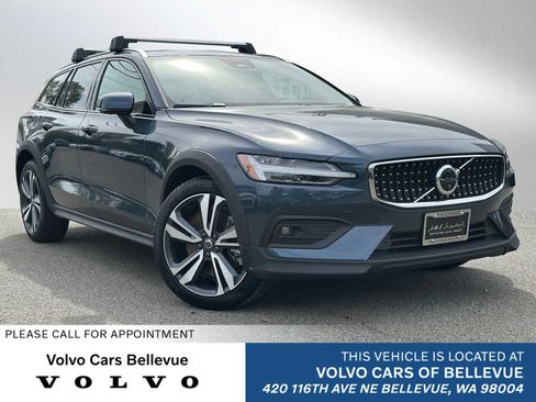 Used 2026 Volvo V60 B5 Cross Country Plus w/ Climate Package AWD/4WD image 1