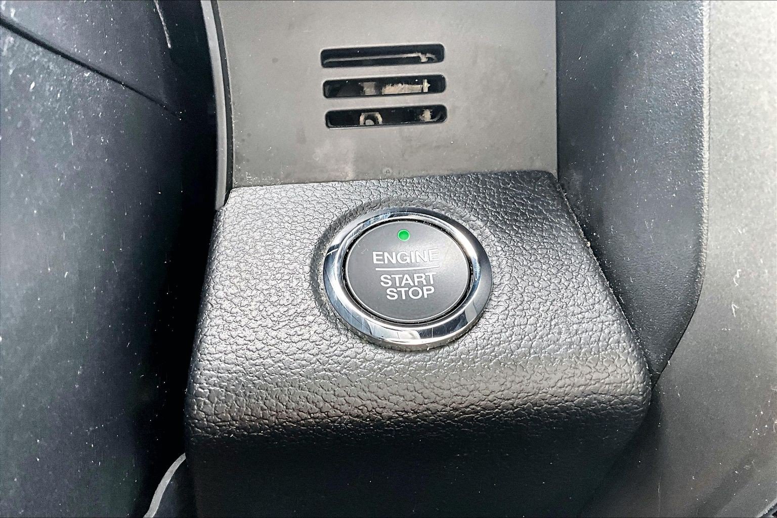 Used 2020 Ford Expedition XLT w/ Equipment Group 201A AWD/4WD image 15