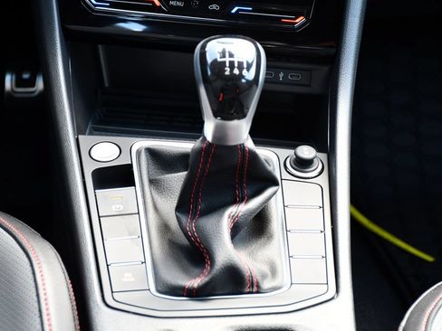 New 2026 Volkswagen Jetta GLI Autobahn FWD image 25
