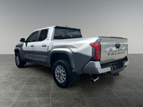 Used 2025 Toyota Tacoma SR5 AWD/4WD image 7