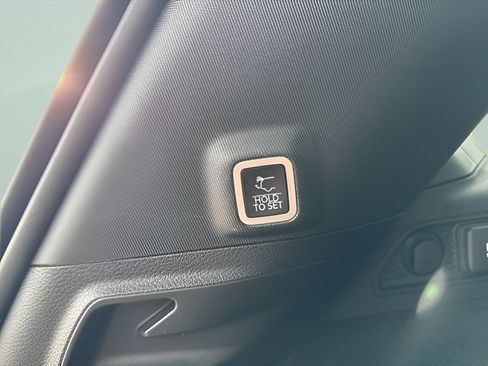 Used 2024 Jeep Grand Cherokee Summit AWD/4WD image 23