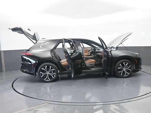 Used 2025 Toyota Crown Signia AWD/4WD image 79