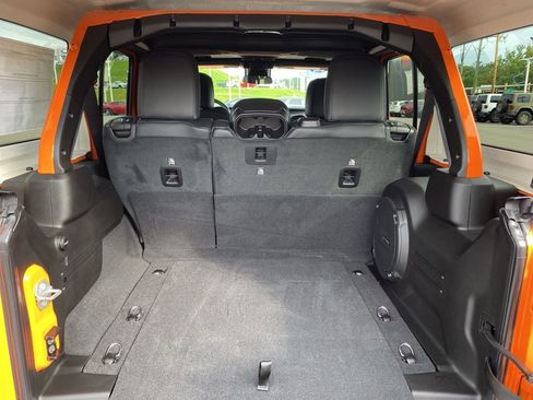 New 2025 Jeep Wrangler Unlimited Sahara w/ Safety Group AWD/4WD image 17