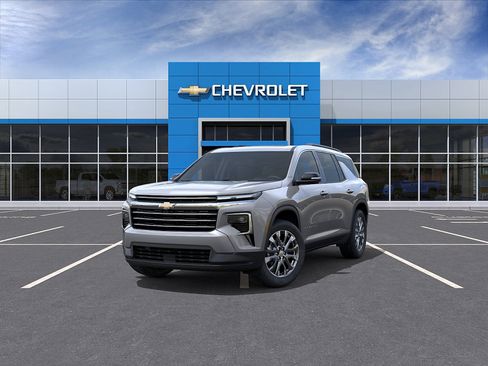 New 2026 Chevrolet Traverse LT w/ Sun and Wheel Package AWD/4WD image 8