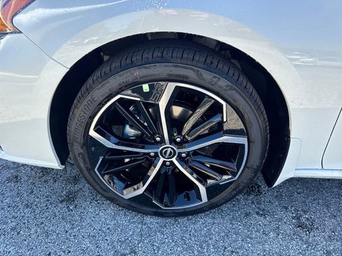 New 2025 Nissan Altima 2.5 SR image 11