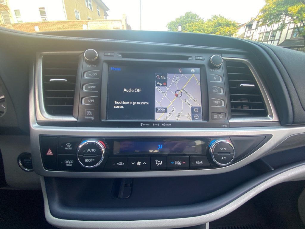 Used 2017 Toyota Highlander Limited AWD/4WD image 22