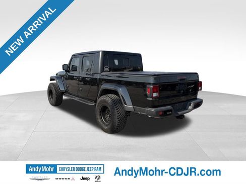 Used 2024 Jeep Gladiator Sport AWD/4WD image 5