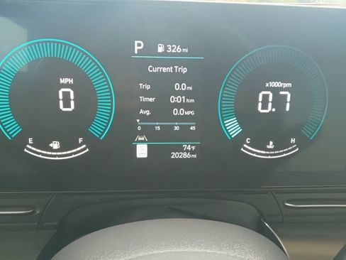 Used 2025 Hyundai Kona SEL FWD image 2