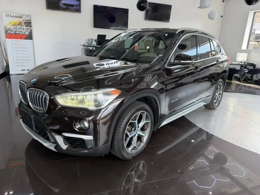 Used 2017 BMW X1 xDrive28i AWD/4WD image 2
