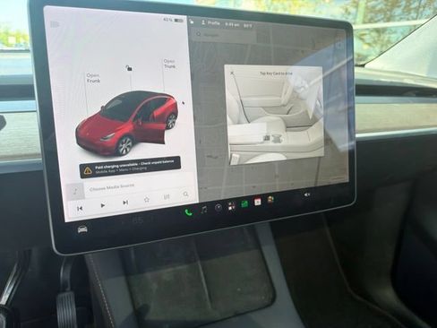 Used 2021 Tesla Model Y Long Range AWD/4WD image 28
