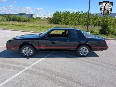 Used 1987 Chevrolet Monte Carlo SS image 3