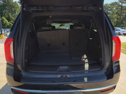 Used 2021 GMC Yukon XL SLT w/ SLT Premium Package image 7