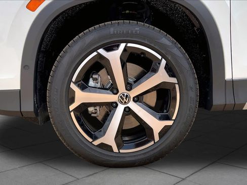 New 2026 Volkswagen Tiguan SE AWD/4WD image 12