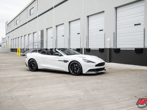 Used 2016 Aston Martin Vanquish Volante image 69