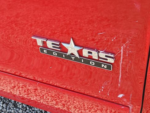Used 2017 Chevrolet Silverado 1500 LT w/ Texas Edition RWD image 7