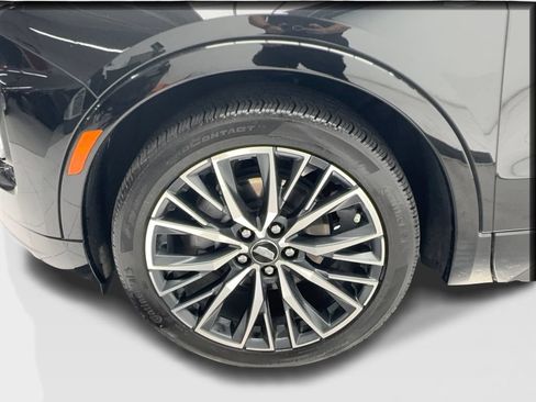 Used 2025 Cadillac XT4 Sport FWD image 12