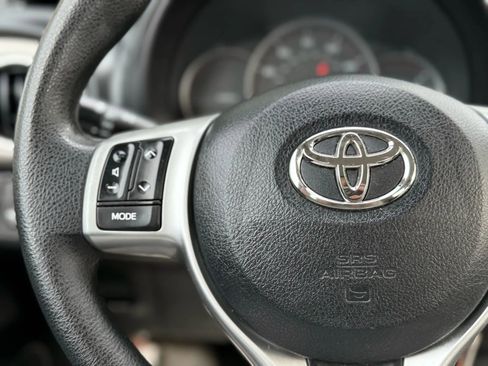 Used 2013 Toyota Yaris LE image 30
