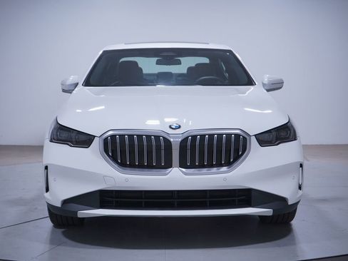 Used 2025 BMW 530i image 4