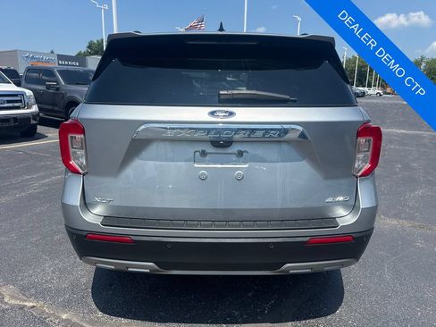 Used 2024 Ford Explorer XLT w/ Equipment Group 202A AWD/4WD image 7