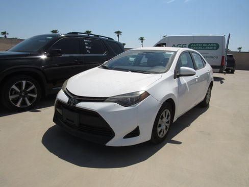 Used 2017 Toyota Corolla L w/ Carpet Mat Package (TMS) FWD image 1