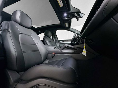 New 2026 Porsche Cayenne Coupe image 28