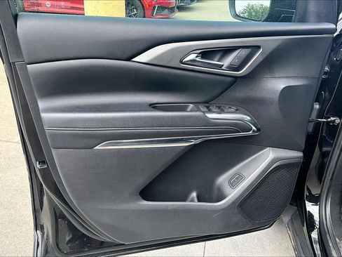 Used 2024 Chevrolet Traverse LT FWD image 19