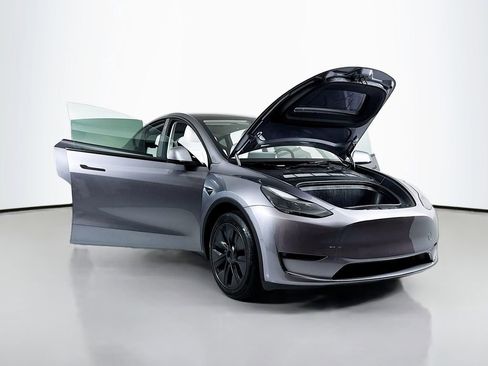 Used 2024 Tesla Model Y Long Range AWD/4WD image 32