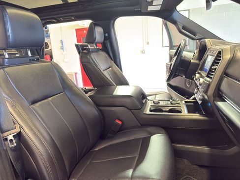 Used 2021 Ford Expedition XLT AWD/4WD image 21
