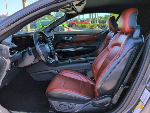 Used 2025 Ford Mustang Premium RWD image 15
