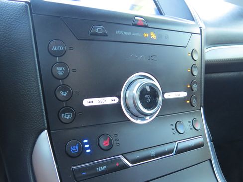 Used 2020 Ford Edge ST w/ Equipment Group 401A AWD/4WD image 28