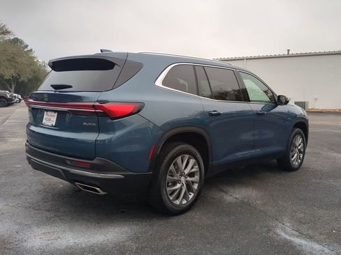 Used 2025 Buick Enclave Preferred image 4