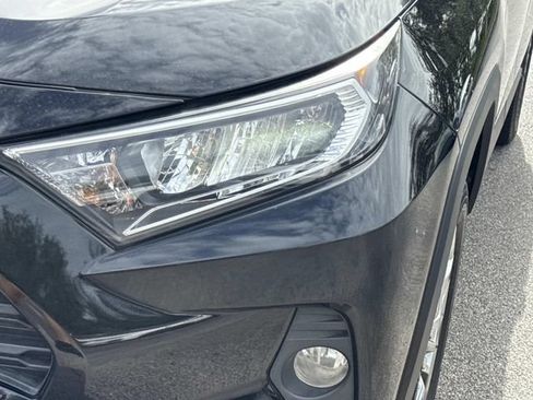 Used 2021 Toyota RAV4 XLE Premium FWD image 10