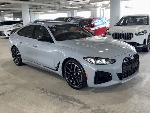 Used 2025 BMW M440i RWD image 3