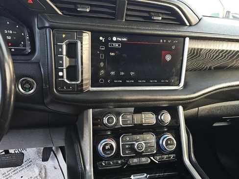 Used 2022 GMC Yukon XL Denali w/ Denali Ultimate Package image 15