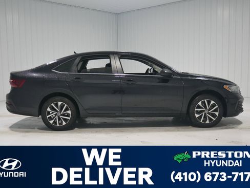 Used 2024 Volkswagen Jetta S image 4